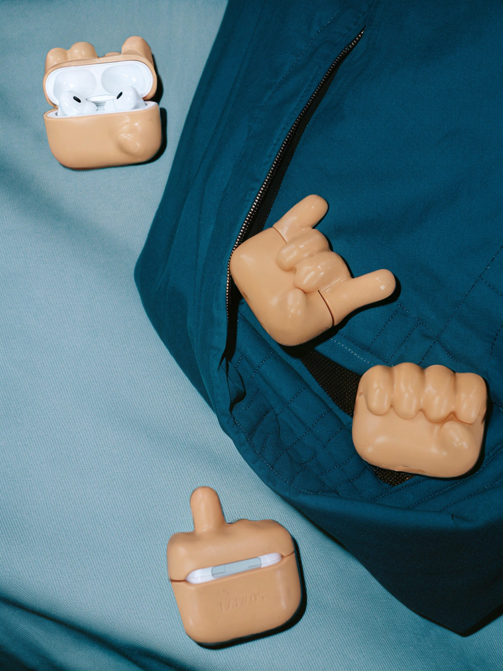 Finger Shaped Airpods Case  –  Fighting